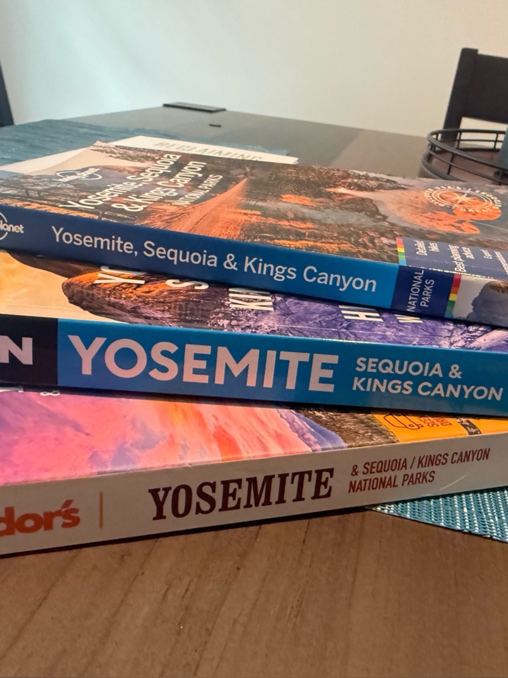 National Geographic Yosemite Sequoia & Kings Canyon Guidebook - Blue